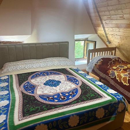 Guest House Rrashkadoli เธทธ์ ภายนอก รูปภาพ