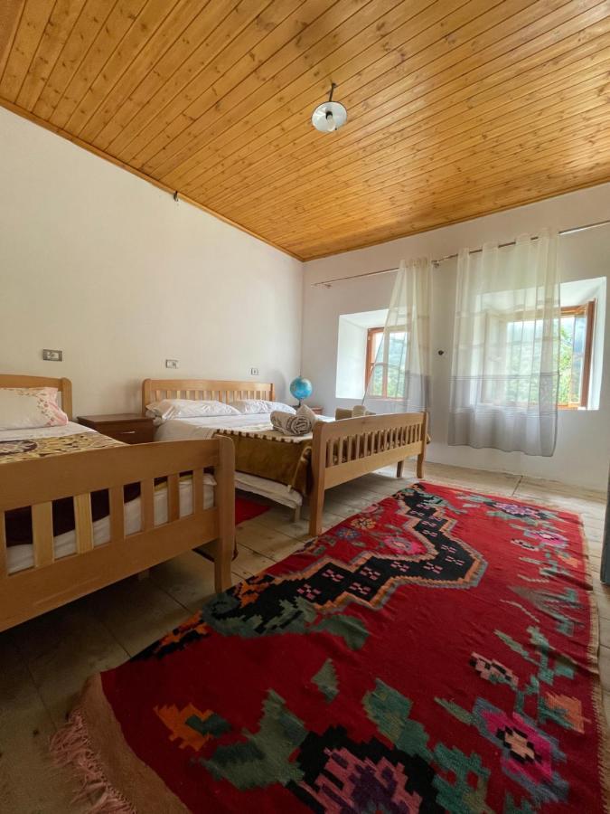 Guest House Rrashkadoli เธทธ์ ภายนอก รูปภาพ